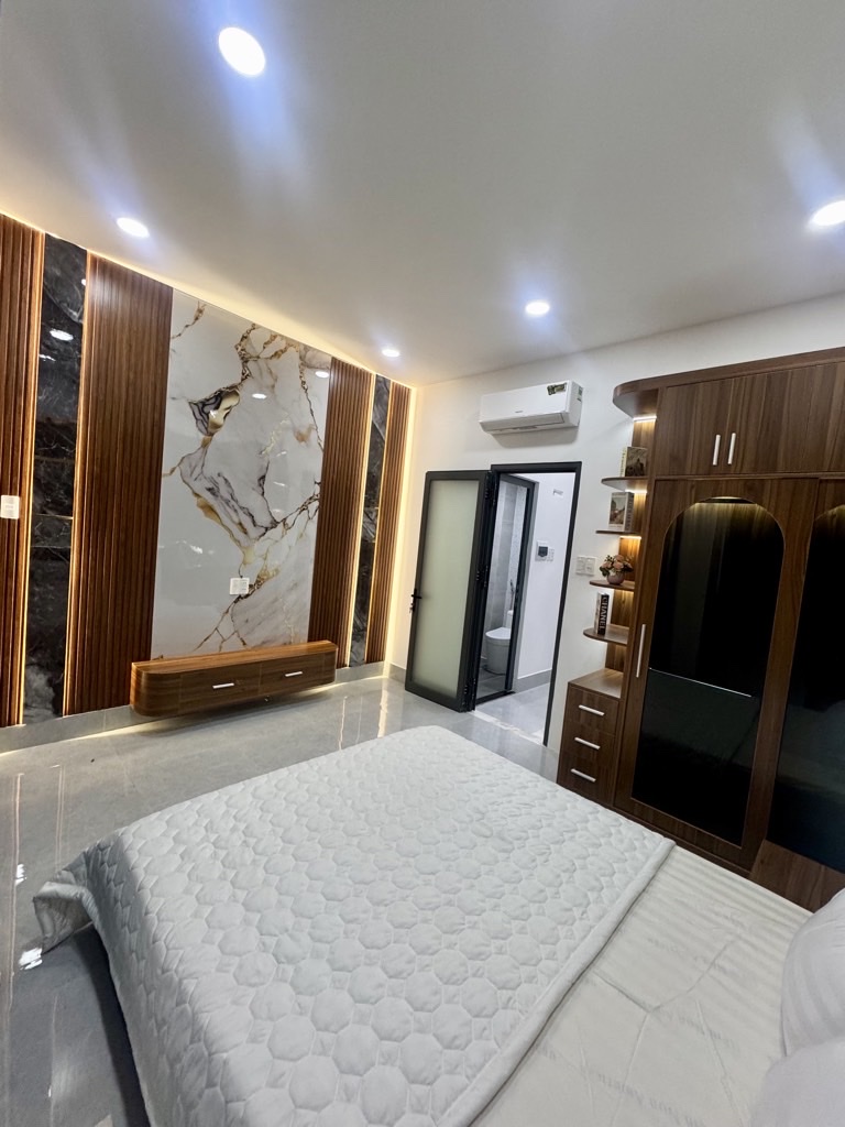 Nhà Mới Xây Sát Hẻm Xe Hơi Thông ~ 33m2 - Chỉ 4.53Tỷ - Tại HUỲNH VĂN NGHỆ, Tân Bình