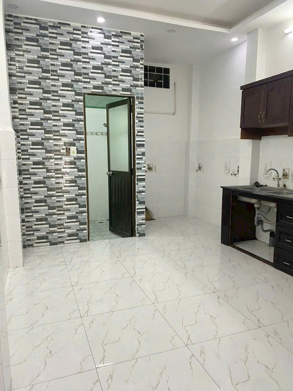 Bán nhà hẻm 769 gần MT Phạm Thế Hiển 3.5*13.5m 2lầu