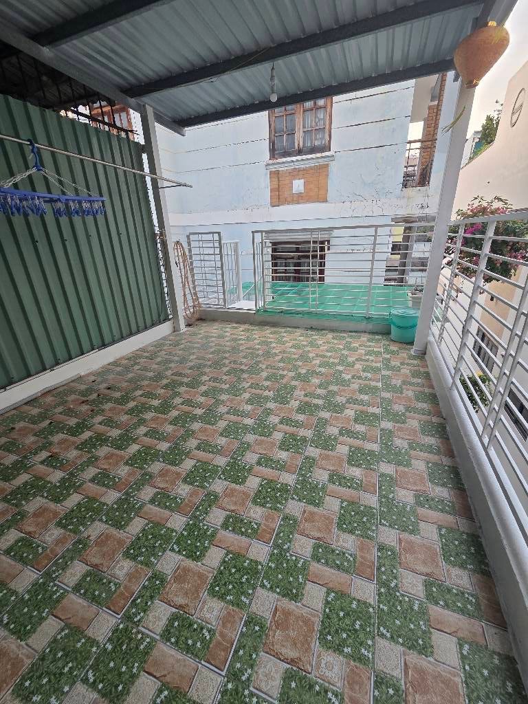 Nhỉnh 4 tỷ - Nhà Lô Góc Hẻm Thông - 3 tầng ~ 30m2 Chỉ 4.7Tỷ - Tại PHẠM VĂN HAI, Tân Bình