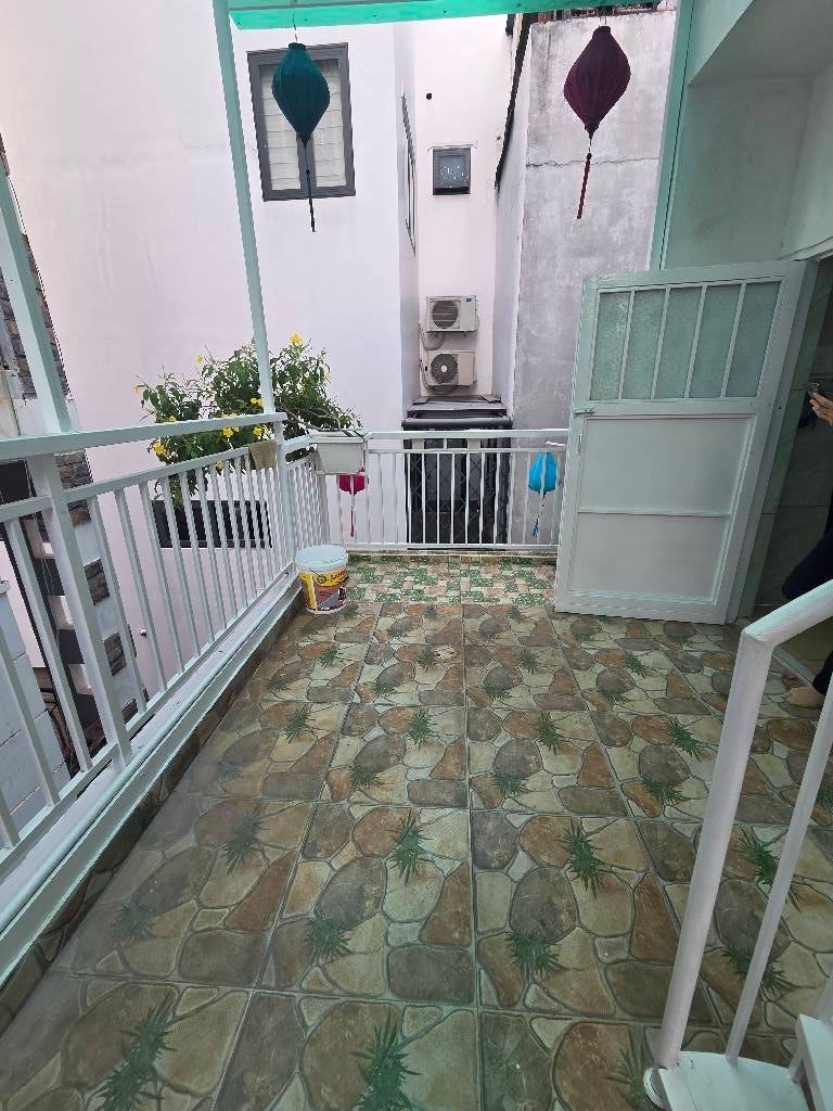Nhỉnh 4 tỷ - Nhà Lô Góc Hẻm Thông - 3 tầng ~ 30m2 Chỉ 4.7Tỷ - Tại PHẠM VĂN HAI, Tân Bình