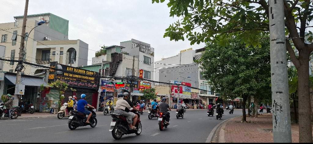 Bán đất tặng nhà cũ  77m2 ,  có dòng tiền  , P. Linh Xuân, TP. Thủ Đức , Giá 5 tỷ350
