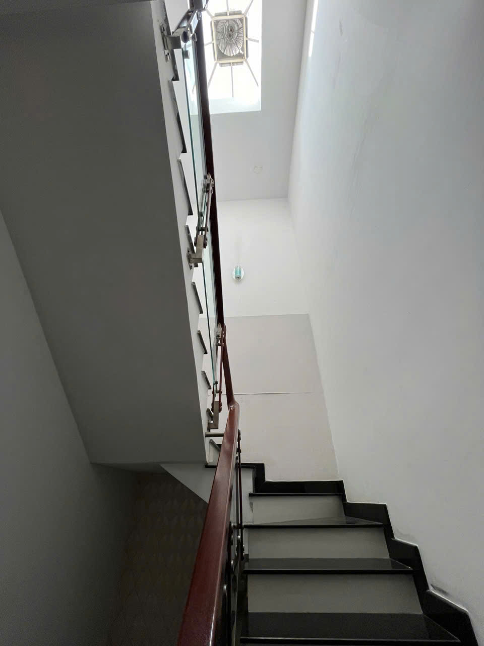 Siêu Phẩm Liên khu 5-6 gần chợ 56m2 -4 Tầng -hẻm 7m thông Kinh Doanh-Giá 5 tỷ 3