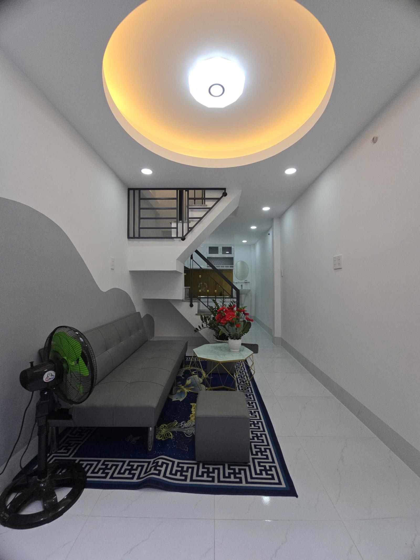 GIÁP CHỢ BÌNH LONG DTSD 50M2 3 TẦNG SHR CHỈ 2.65 TỶ