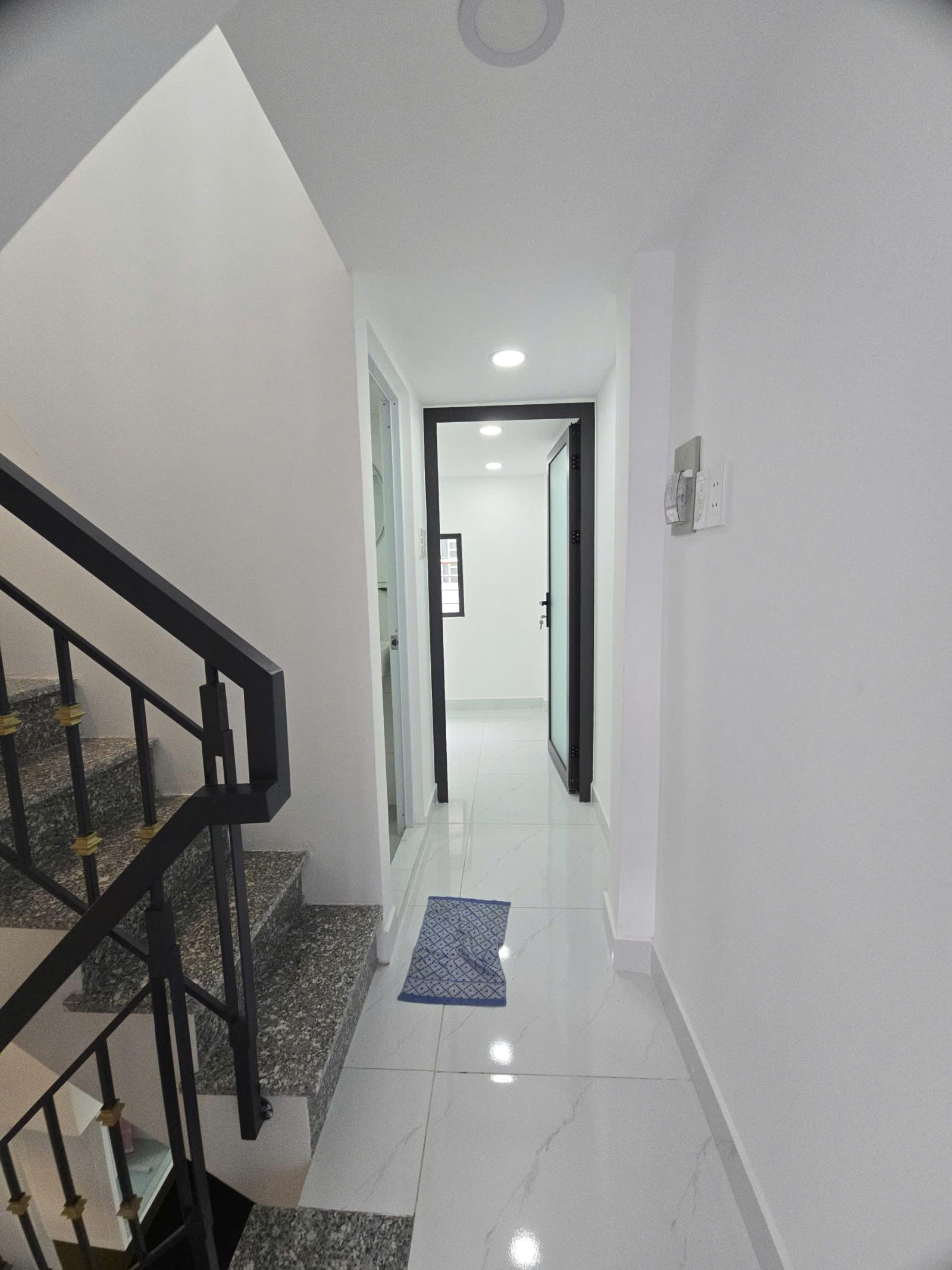 GIÁP CHỢ BÌNH LONG DTSD 50M2 3 TẦNG SHR CHỈ 2.65 TỶ