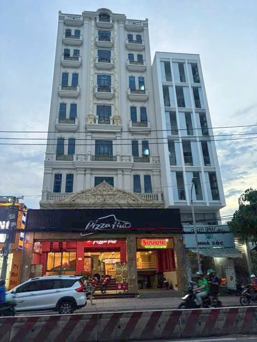 TÒA CHDV 155 PHÒNG - HẦM 8 TẦNG - 1502 HUỲNH TẤN PHÁT, QUẬN 7 - DOANH THU ~700TR/THÁNG -  CHỈ 195