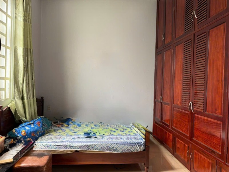 Bán nhà đường số 11, Linh Trung,Thủ Đức, TP HCM. DT 88m2, cấp 4, sổ hồng.  Giá 5.95  tỷ, 2PN -