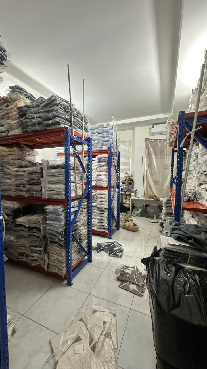 Gấp Bán nhà Đ số 9 BHH gần chợ 26/3 hẻm 6m thông khu VIP nhà lầu 65m2 2 tầng 5 tỷ 2
