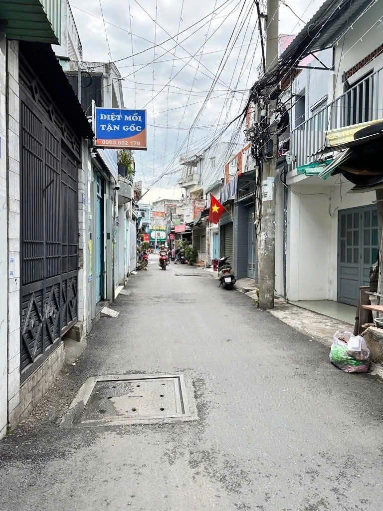Bán nhà HXH Trường Sa, phường 3, Tân Bình (4*10) 4 tầng chỉ 8,2 tỷ