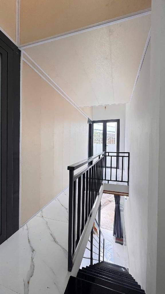 Nhà Mặt Tiền Kinh Doanh - 3 tầng ~ 32m2 Chỉ 5.95Tỷ - Tại HỒNG LẠC, Tân Bình