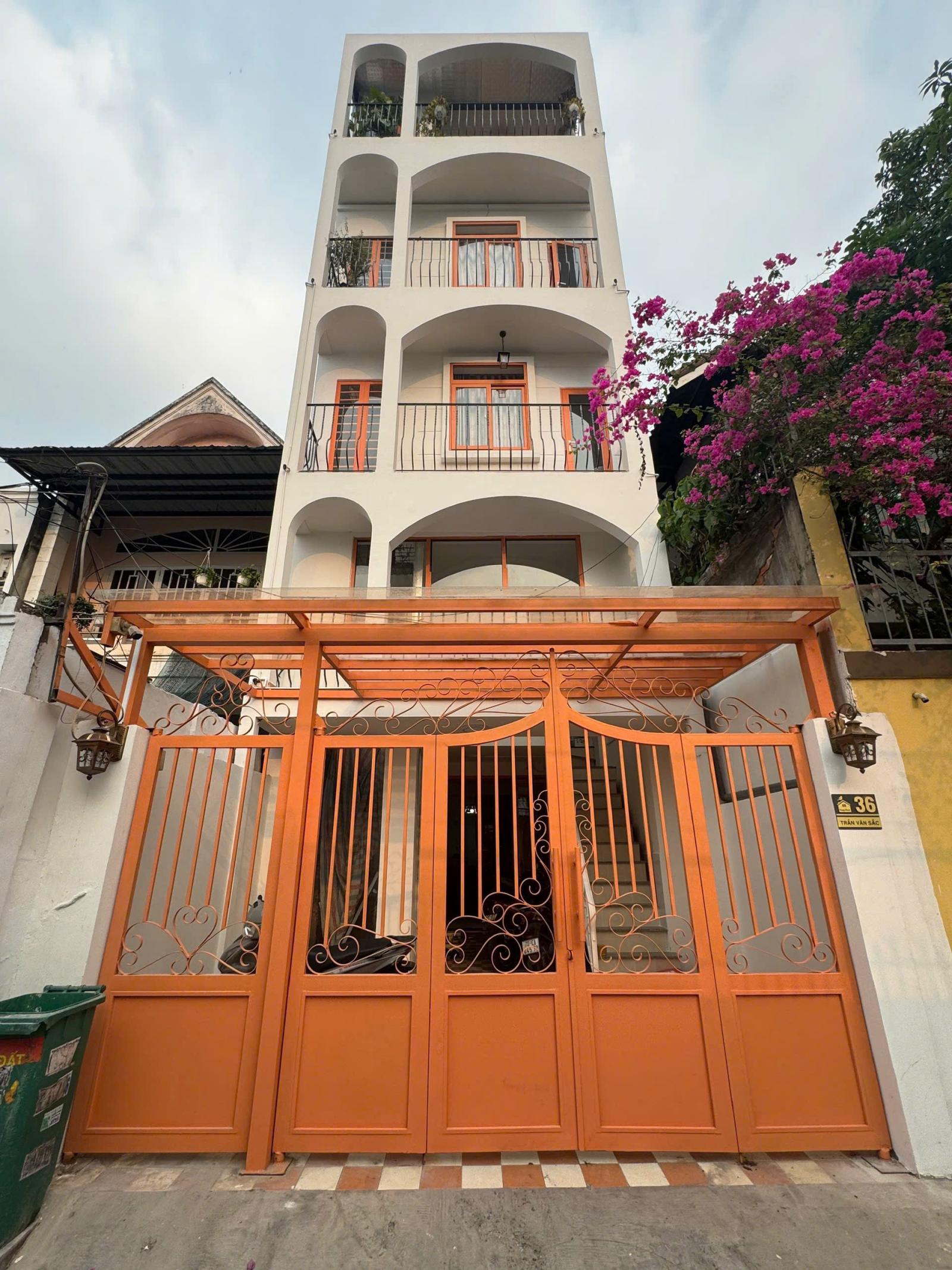 Bán nhà mặt phố Thảo Điền, Thủ Đức, 100m2, 18PN, TN 100tr, 27.5 tỷ, SHR