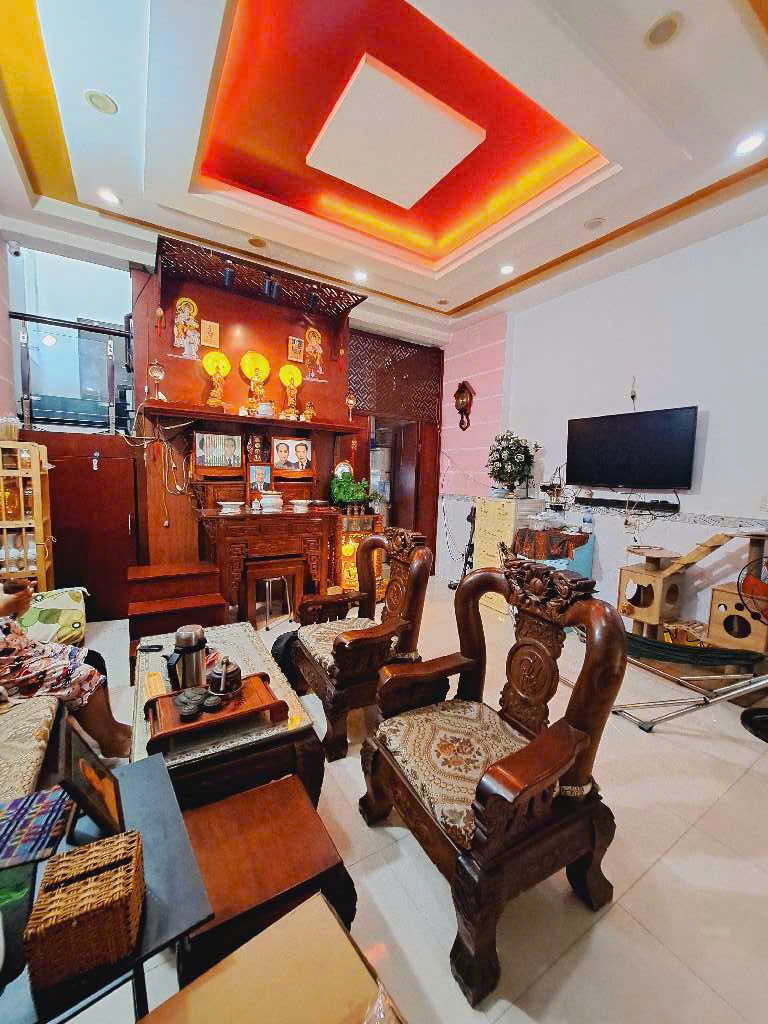 Bán nhà Bình Tân - Hồ Văn Long - 102m2 - 3 tầng - 8,25 tỷ