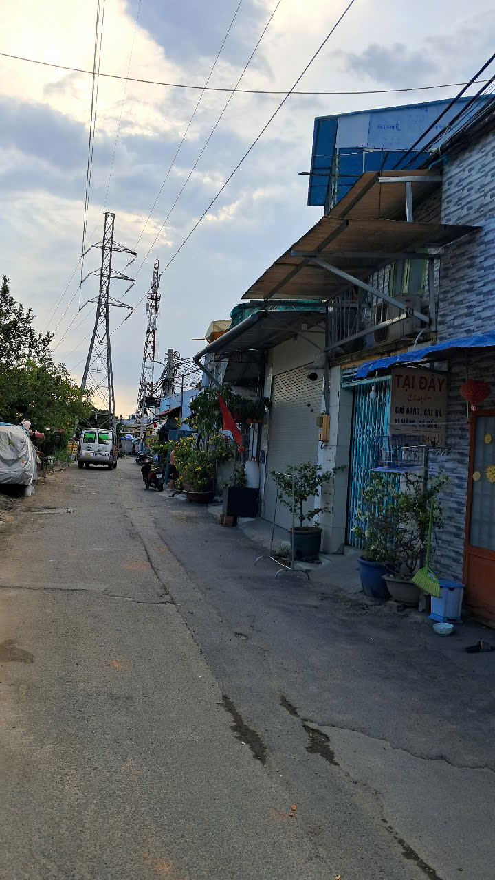 Chỉ 50 Triệu/m² - BÁN LÔ ĐẤT LỚN TẶNG 3 CĂN NHÀ CẤP 4 - NGAY CHỢ HIỆP BÌNH - PHẠM VĂN ĐỒNG -