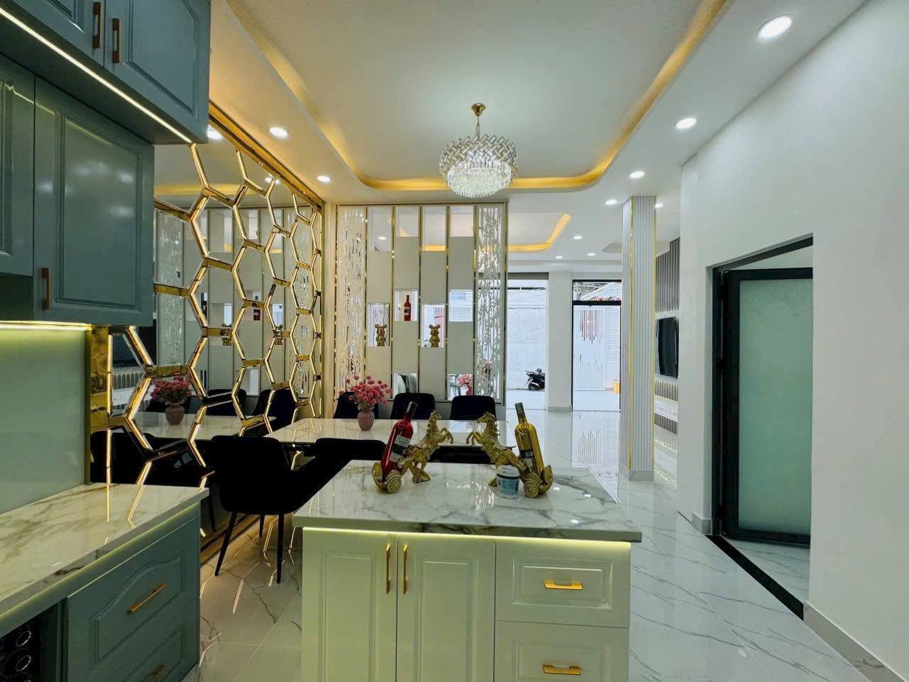 BIỆT THỰ QUẬN 7 - GIÁ TỐT - PHẠM HỮU LẦU, P. PHÚ MỸ, QUẬN 7 - CHỈ 8,9 TỶ