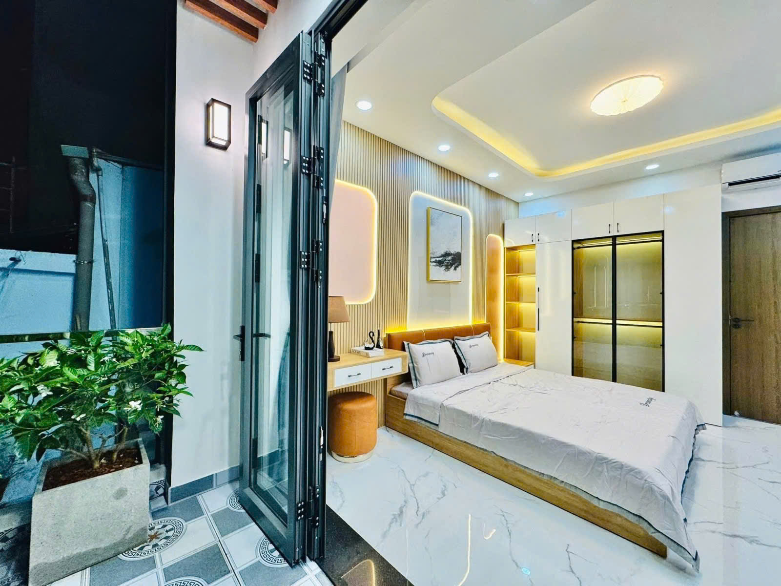 NHÀ 4 TẦNG BTCT – TRẦN BÌNH TRỌNG P.5 BÌNH THẠNH – GIÁP PHÚ NHUẬN, GẦN SÂN BAY