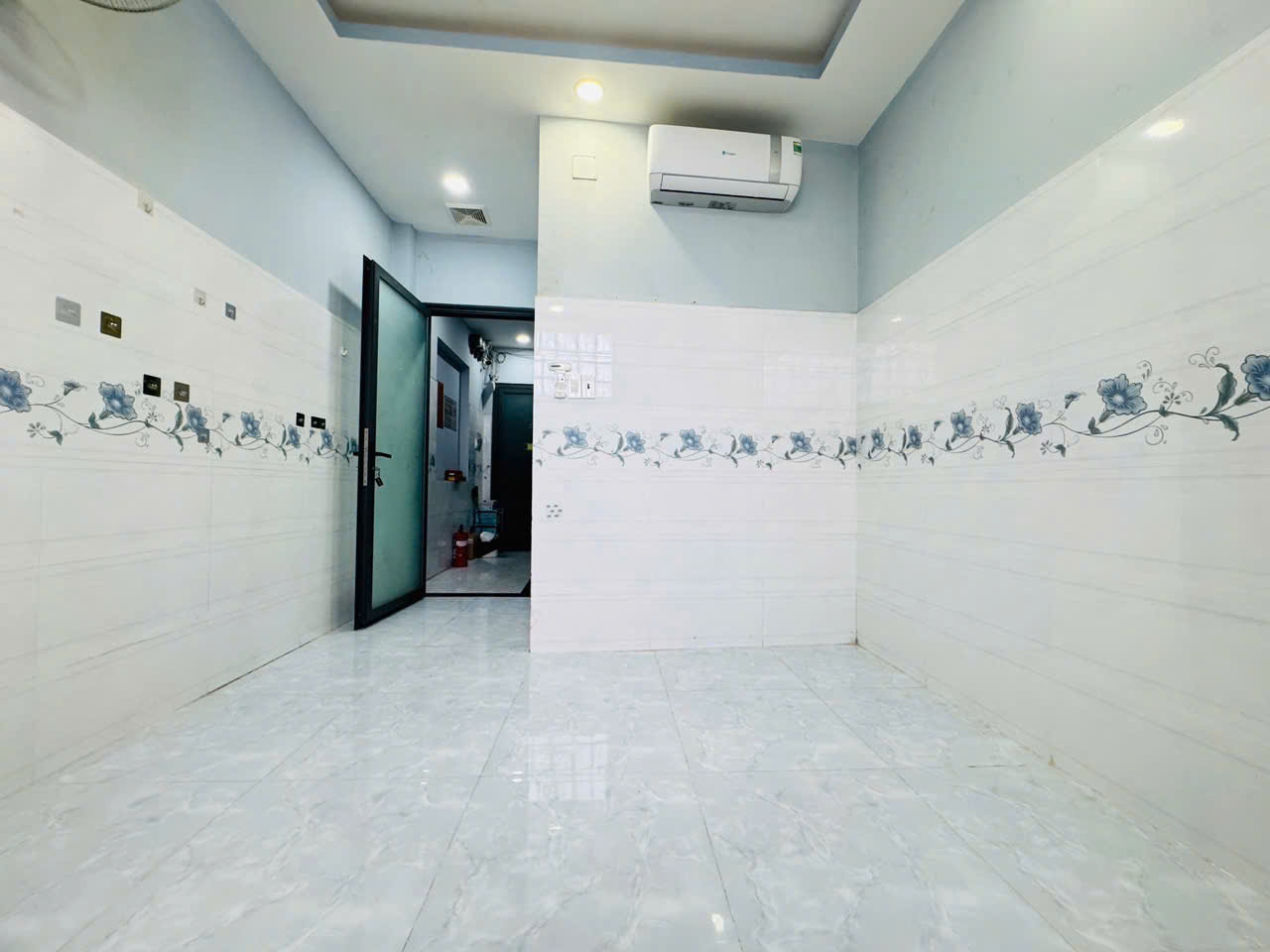 CHDV 12 PHÒNG – DÒNG TIỀN 60TR/THÁNG – ĐINH TIÊN HOÀNG, P.1 BÌNH THẠNH – SÁT QUẬN 1