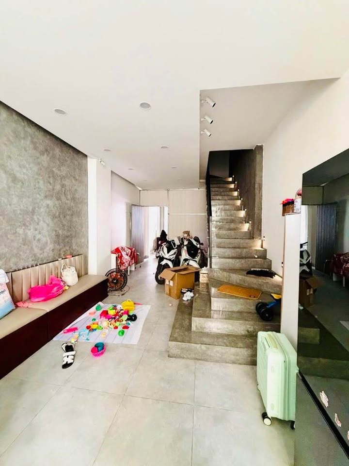 NGAY AEON TÂN PHÚ – ĐƯỜNG 8M – SẴN DÒNG TIỀN – 90M² NỞ HẬU NHỈNH 8