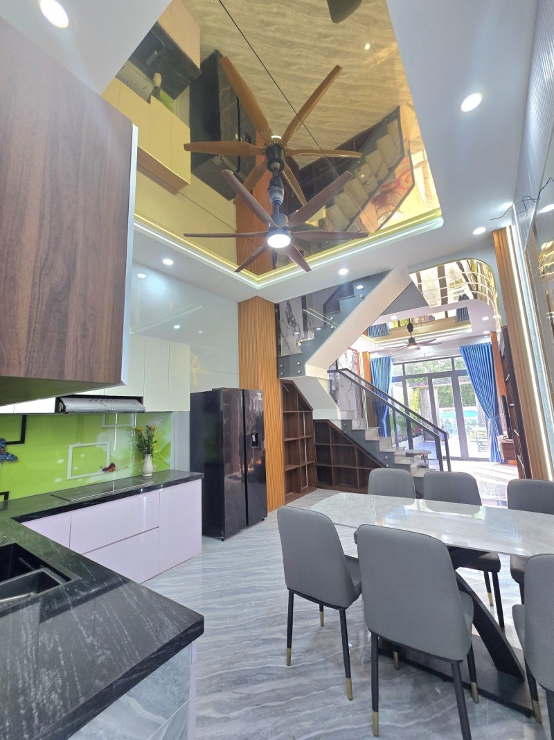 Bán nhà  Tỉnh lộ 43, Tam Bình, Thủ Đức, TP HCM. DT 70m2, 4PN, SH, 6.1 tỷ - 0933125879