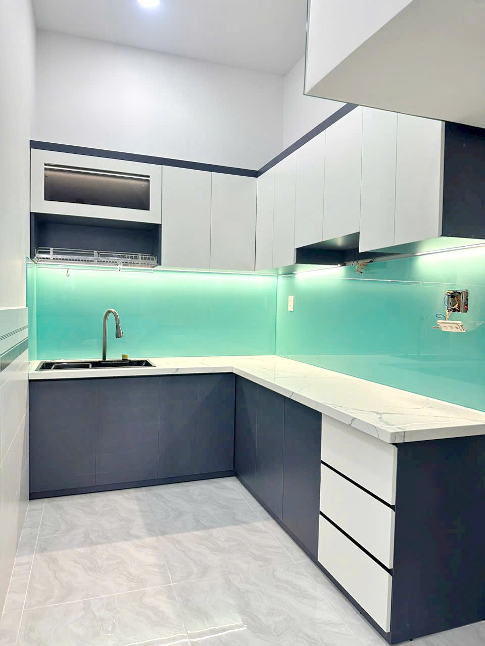Nhà mới hẻm thông Hưng Phú thông ra Ba Đình P8Q8