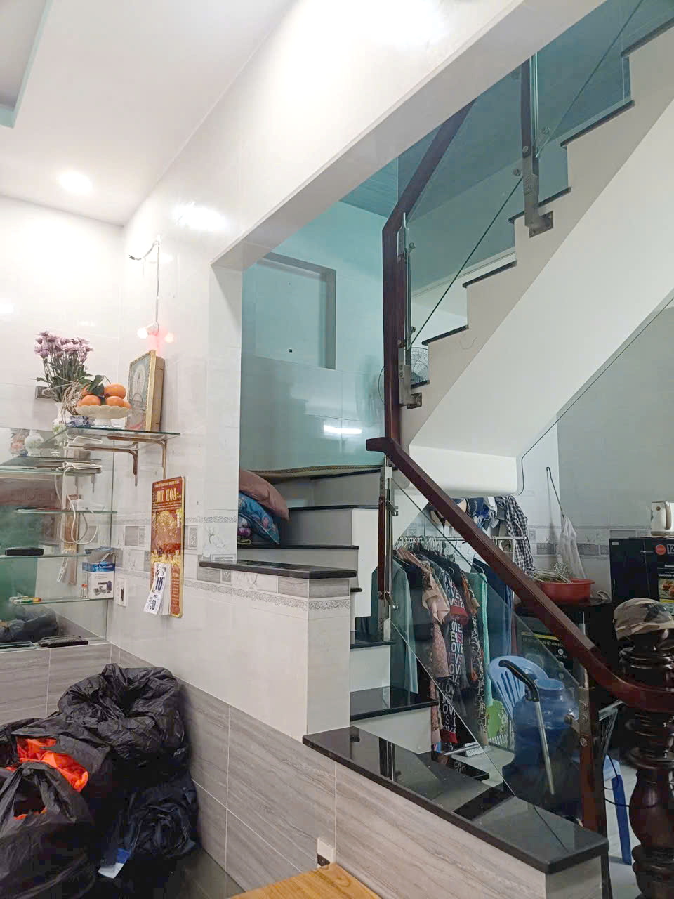 Nhà góc 2 tầng hẻm 23 đường Hồ Thành Biên P4Q8. Giá: 2.85 tỷ