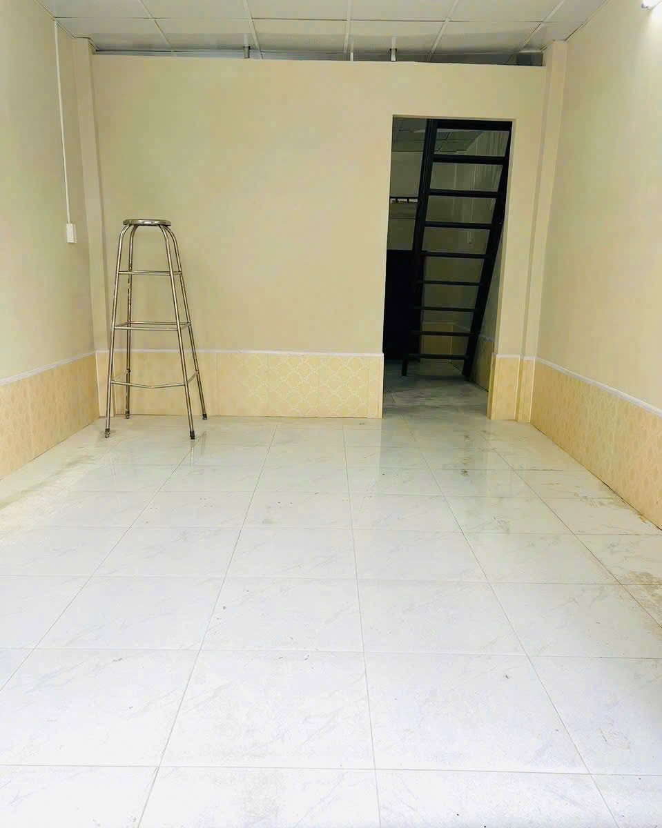 Vỡ nợ bán gấp - dọn vào ở liền 