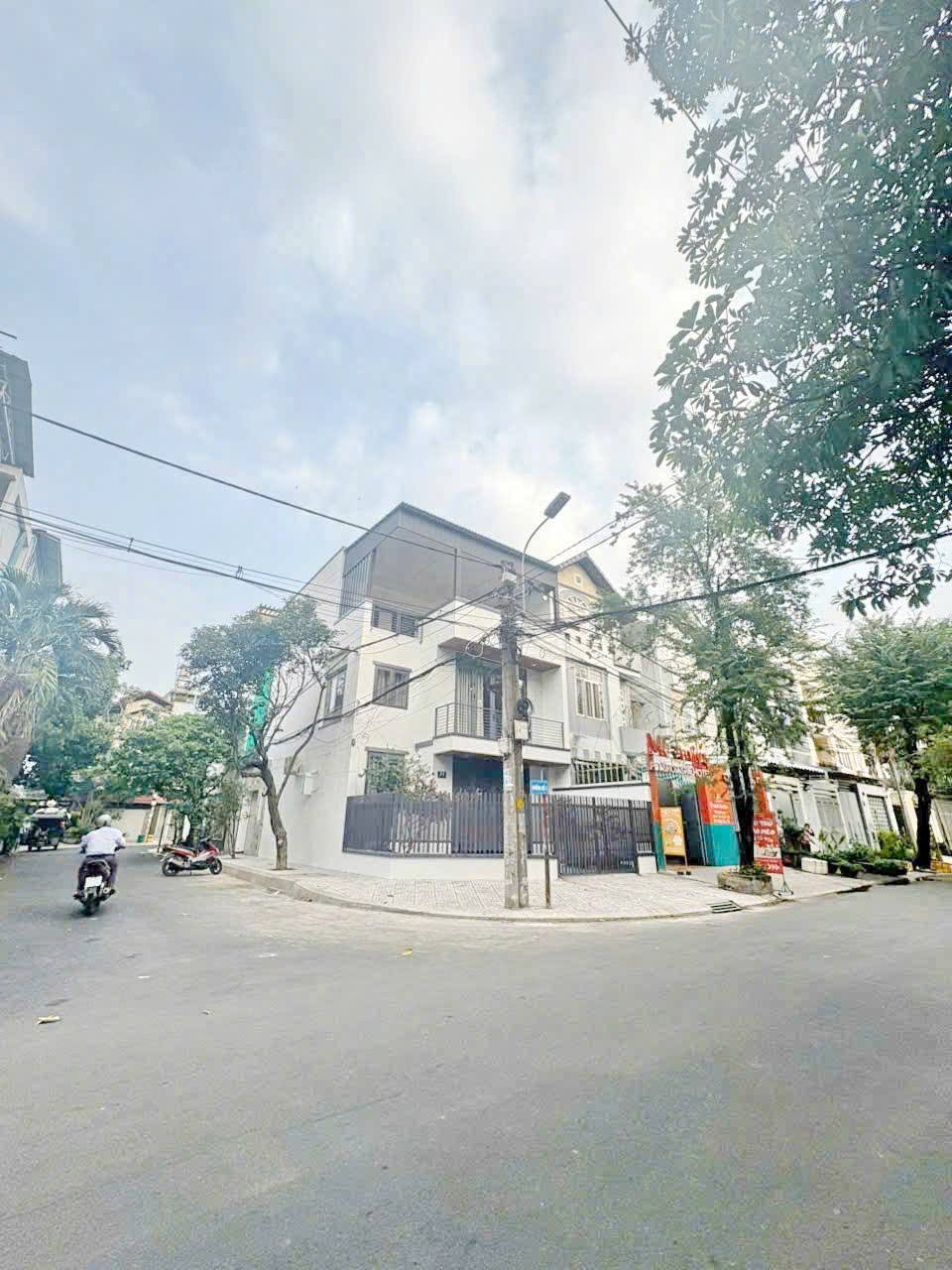 NHÀ PHỐ KDC TÂN THÀNH LẬP - SIÊU PHẨM GÓC PHẠM HỮU LẦU, P. PHÚ MỸ, QUẬN 7 - GIÁ CHỈ 17,5 TỶ