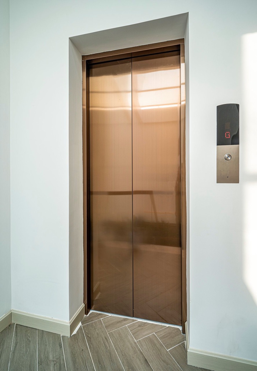 Mặt tiền siêu khan hiếm ngay Xuân Thuỷ - 9x10m - 5 tầng - 20 tỷ TL