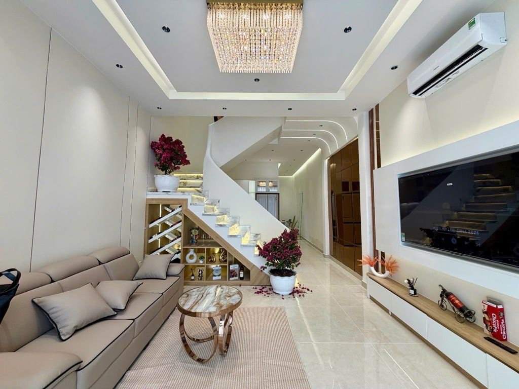 Nhà đẹp 2 Mặt Hẻm Xe Hơi - 3 tầng ~ 55m2 Chỉ 8.99Tỷ - Tại TRẦN VĂN QUANG, Tân Bình