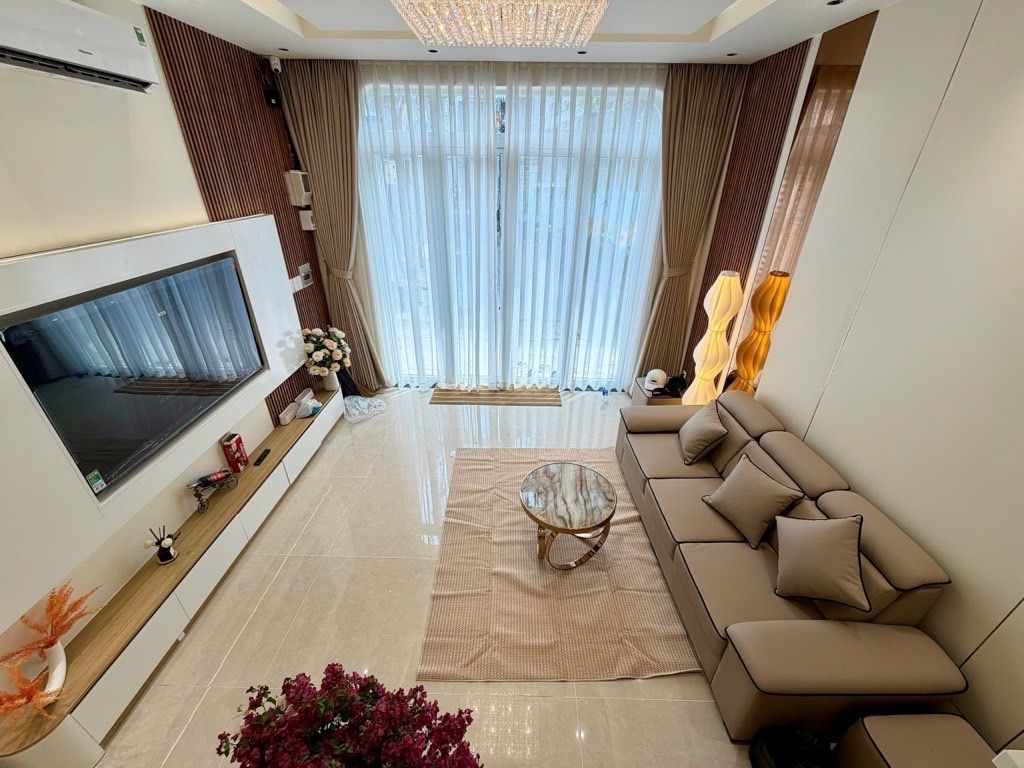 Nhà đẹp 2 Mặt Hẻm Xe Hơi - 3 tầng ~ 55m2 Chỉ 8.99Tỷ - Tại TRẦN VĂN QUANG, Tân Bình