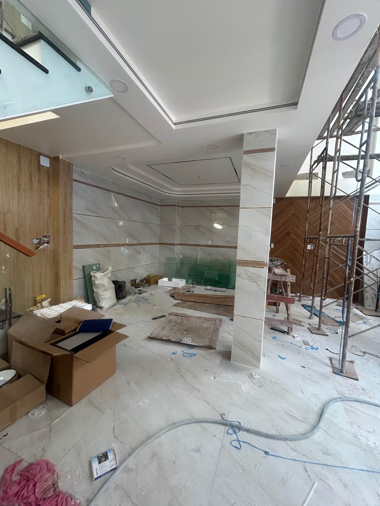 BÁN NHÀ 5 TẦNG MỚI CÁU - HXH 8M THÔNG - HƯƠNG LỘ 2, BÌNH TÂN