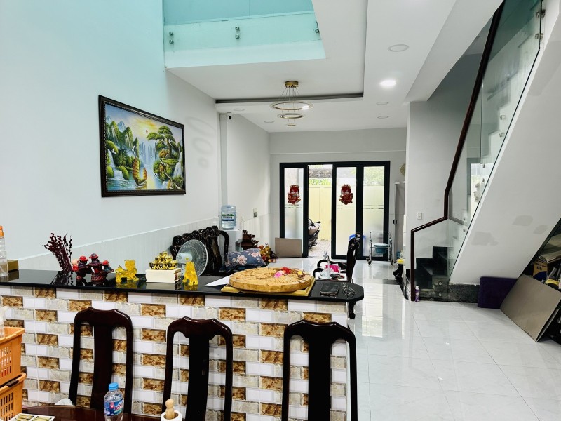 Bán nhà đường số 9, Hiệp Bình Chánh, Thủ Đức, TP HCM. DT 90m2, 3 tầng. Giá 9.25 tỷ.