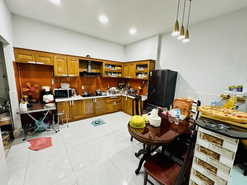 Bán nhà đường số 9, Hiệp Bình Chánh, Thủ Đức, TP HCM. DT 90m2, 3 tầng. Giá 9.25 tỷ.