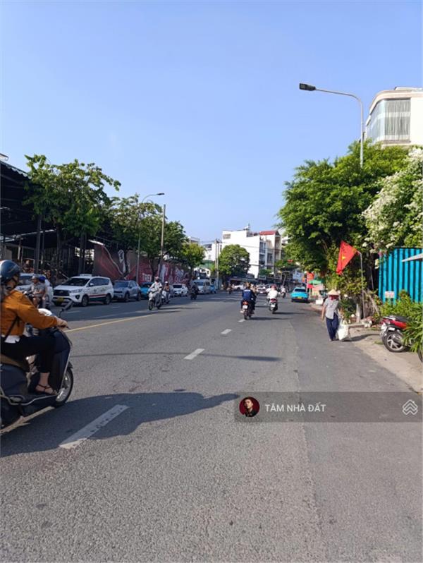 Mặt Tiền Kinh Doanh Quận Gò Vấp +  Đỗ xe hơi vô tư - 4x13m - 4 tầng BTCT Có Vỉa Hè Lớn