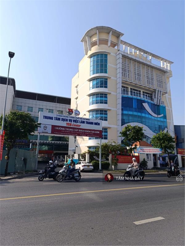 Mặt Tiền Kinh Doanh Quận Gò Vấp +  Đỗ xe hơi vô tư - 4x13m - 4 tầng BTCT Có Vỉa Hè Lớn