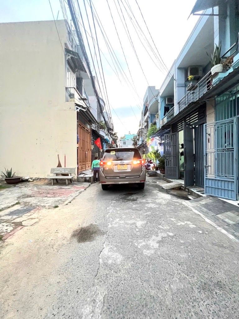 Nhà Hẻm Xe Hơi Quay Đầu - 45m2 - Chỉ 5.5Tỷ - Tại HOÀNG BẬT ĐẠT, Tân Bình