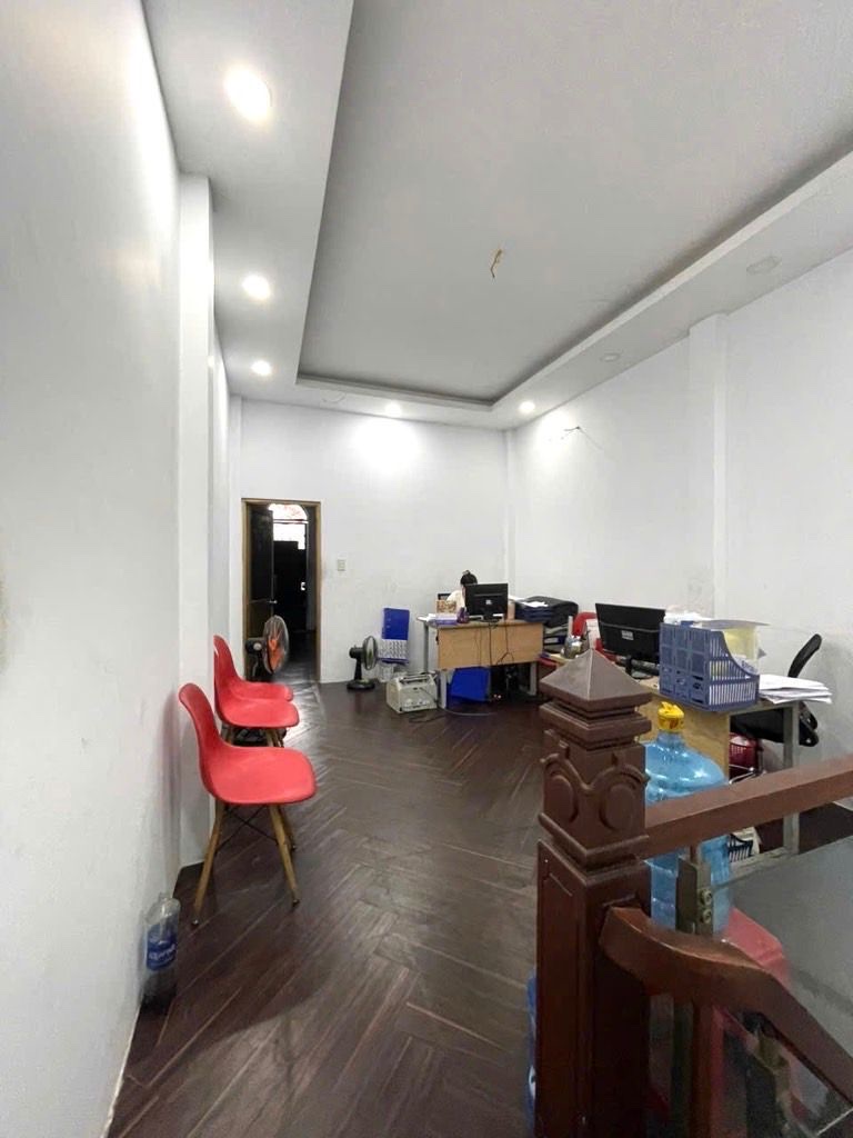 Nhà Hẻm Xe Hơi Quay Đầu - 45m2 - Chỉ 5.5Tỷ - Tại HOÀNG BẬT ĐẠT, Tân Bình