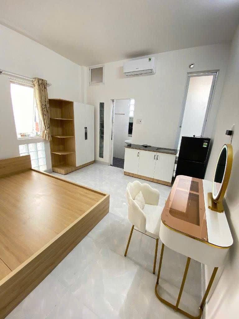 NHÀ ĐẸP FULL NỘI THẤT,  GẦN EMART – HẺM XE HƠI THÔNG