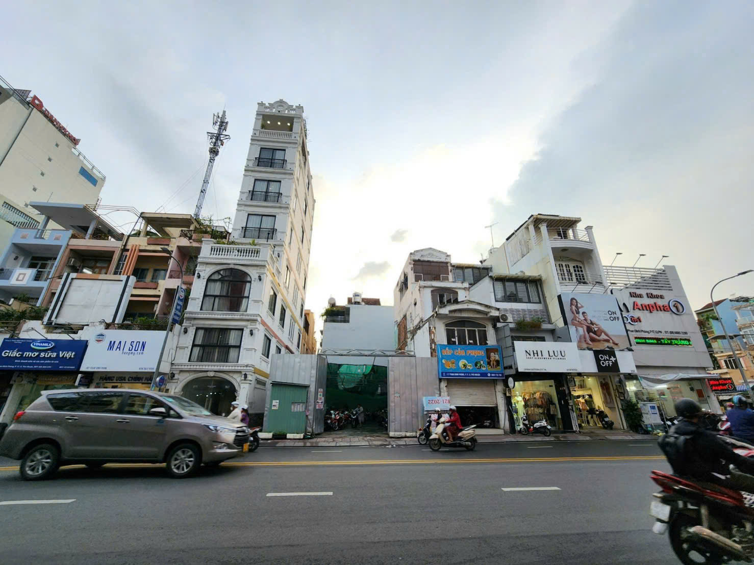 SIÊU PHẨM MẶT TIỀN 