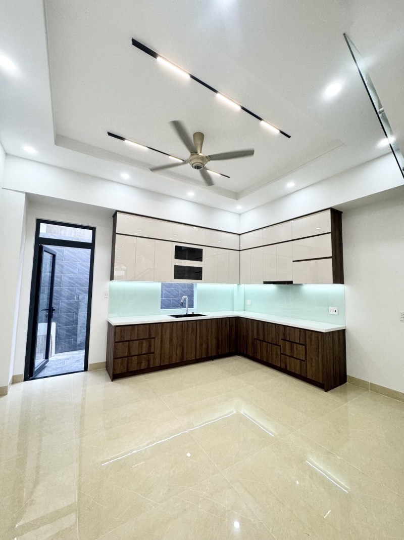 Bán nhà đường 359, Phước Long B,  Q9, Thủ Đức, TP HCM. DT 85m2, 4tầng. Giá 9.8 tỷ, SHR - 0933125879