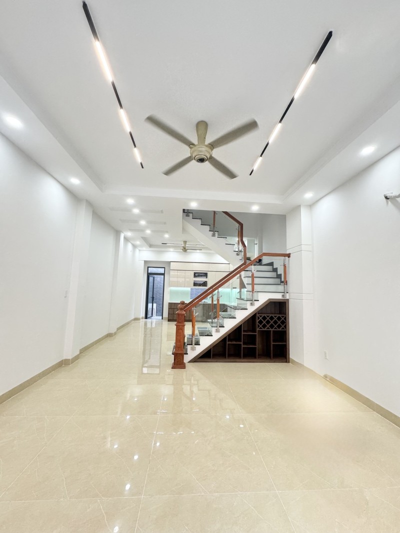 Bán nhà đường 359, Phước Long B,  Q9, Thủ Đức, TP HCM. DT 85m2, 4tầng. Giá 9.8 tỷ, SHR - 0933125879