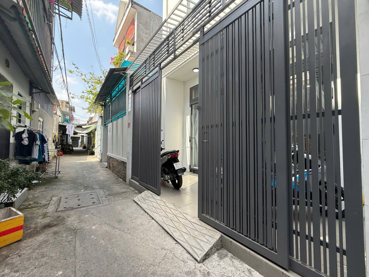 NHÀ MỚI 3 TẦNG 5X12M, NỘI THẤT TIỀN TỶ,  GIÁ GẤP 5.xTỶ