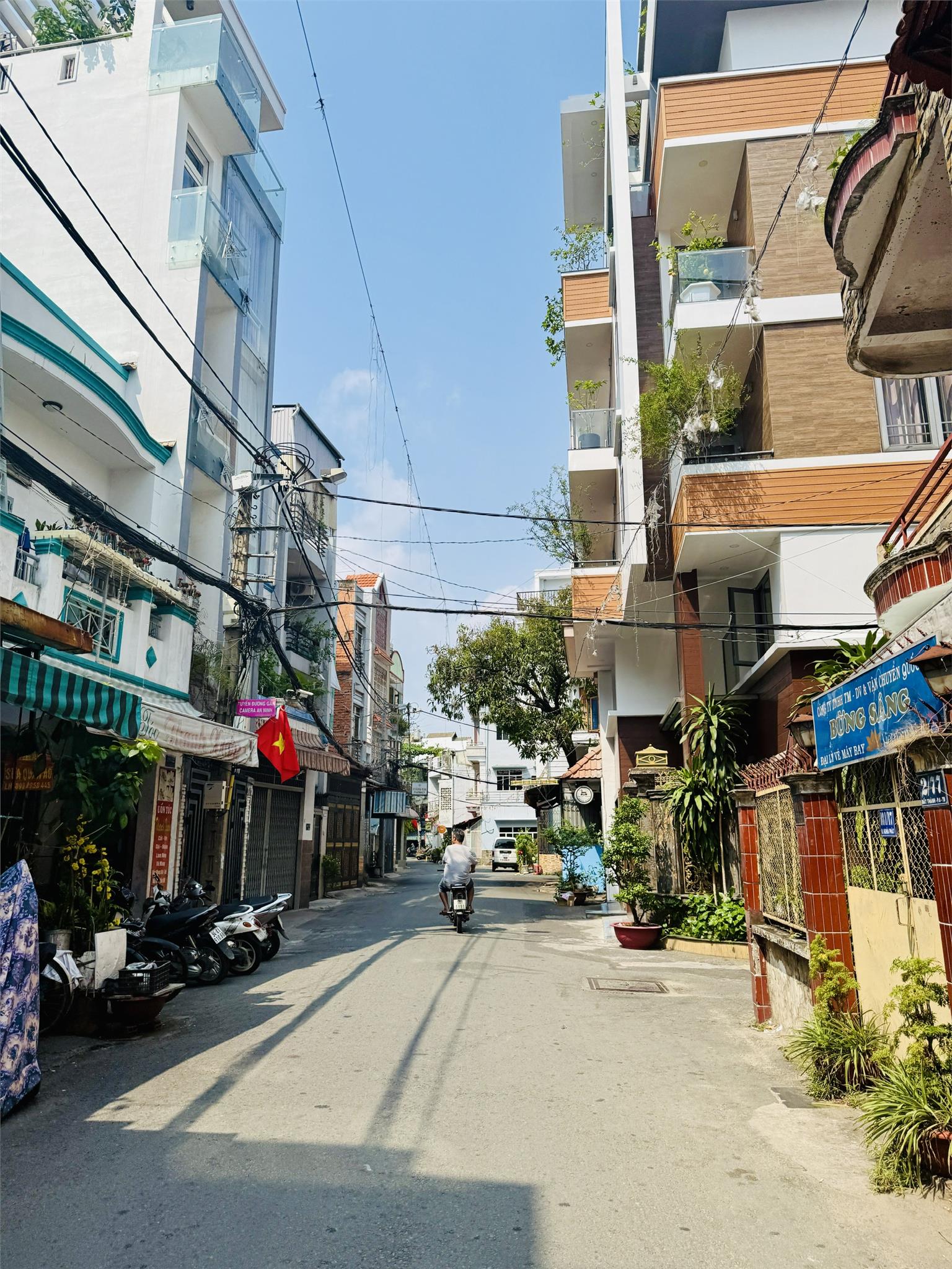 **Bán nhà mặt tiền Năm Châu, phường 11 Tân Bình; (6x15m) góc 2MT