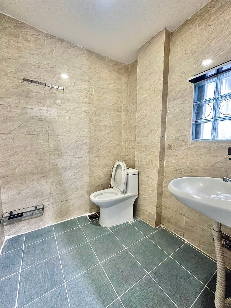 GÒ VẤP-KHU NGUYỄN THÁI SƠN-DTSD 70M2-NHỈNH 3 TỶ -3 TẦNG BTCT