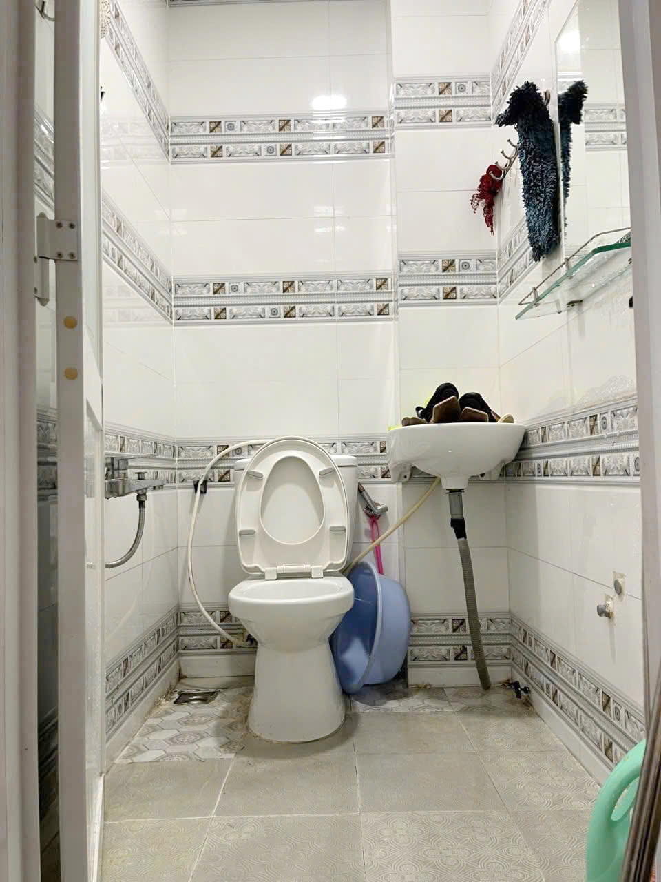 Nhà góc 2 tầng mặt tiền chợ Trần Văn Thành P8Q8. Giá: 4.95 tỷ