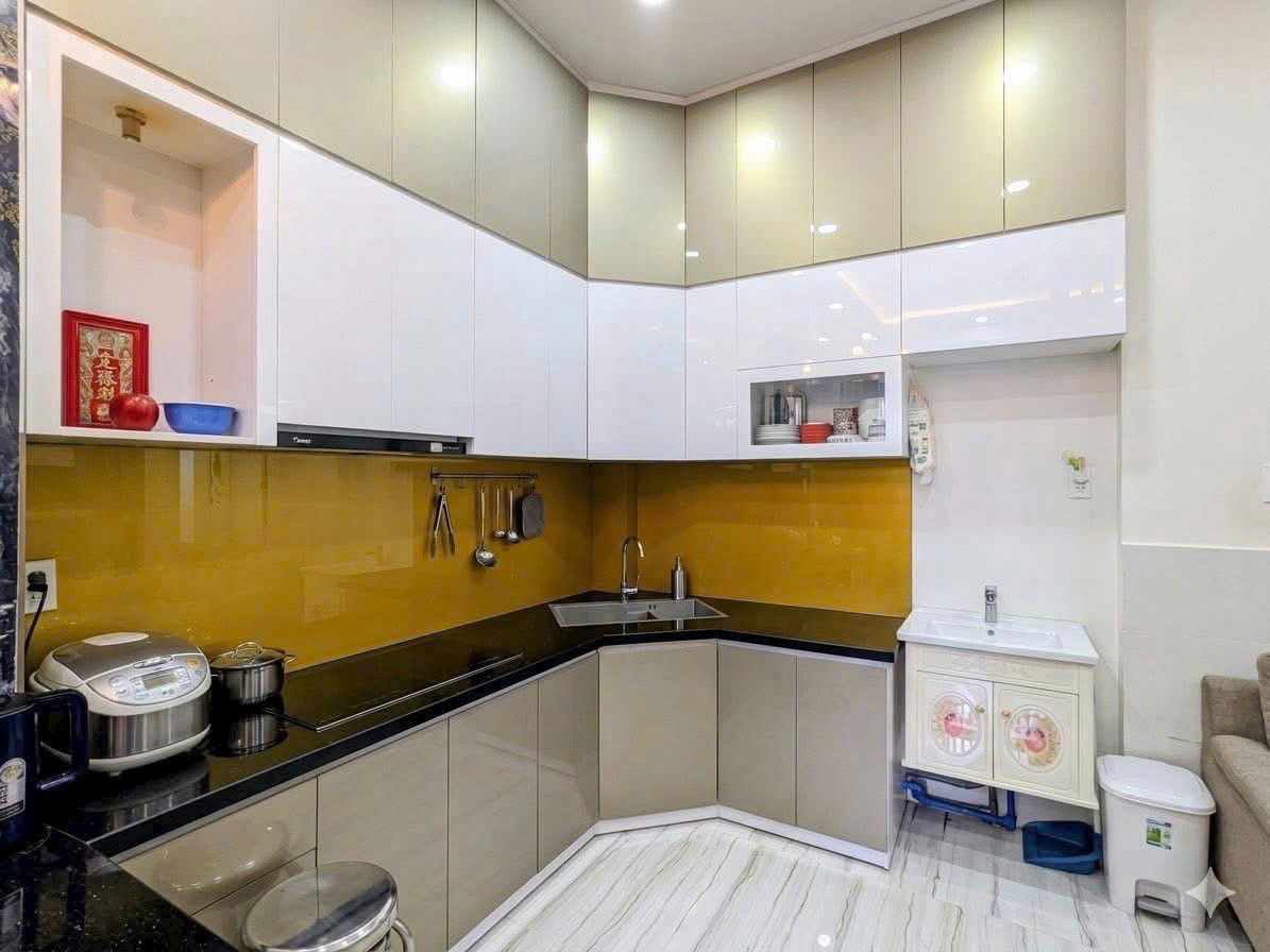 Bán Nhà Mới Đẹp Góc 2 Mặt Tiền Đường Huỳnh Tấn Phát, Quận 7  - 5TỶ8.