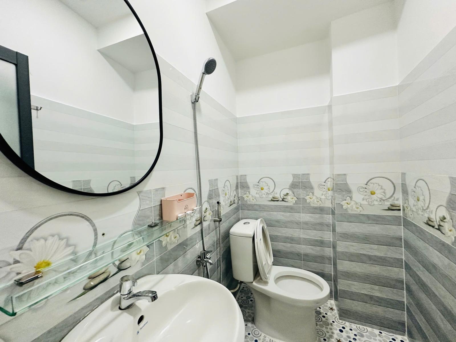 Bán nhà 2 tầng Đặng Văn Bi Thủ Đức - 41m2 Nở hậu - Trung tâm Trường Thọ - 4.8 Tỷ