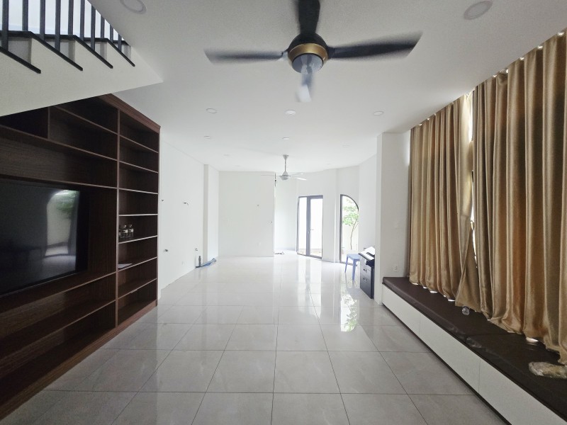 Bán nhà đường số 19, Linh Chiểu, Thủ Đức, TP HCM. DT - 127m2, 3 tầng, 13.1 tỷ