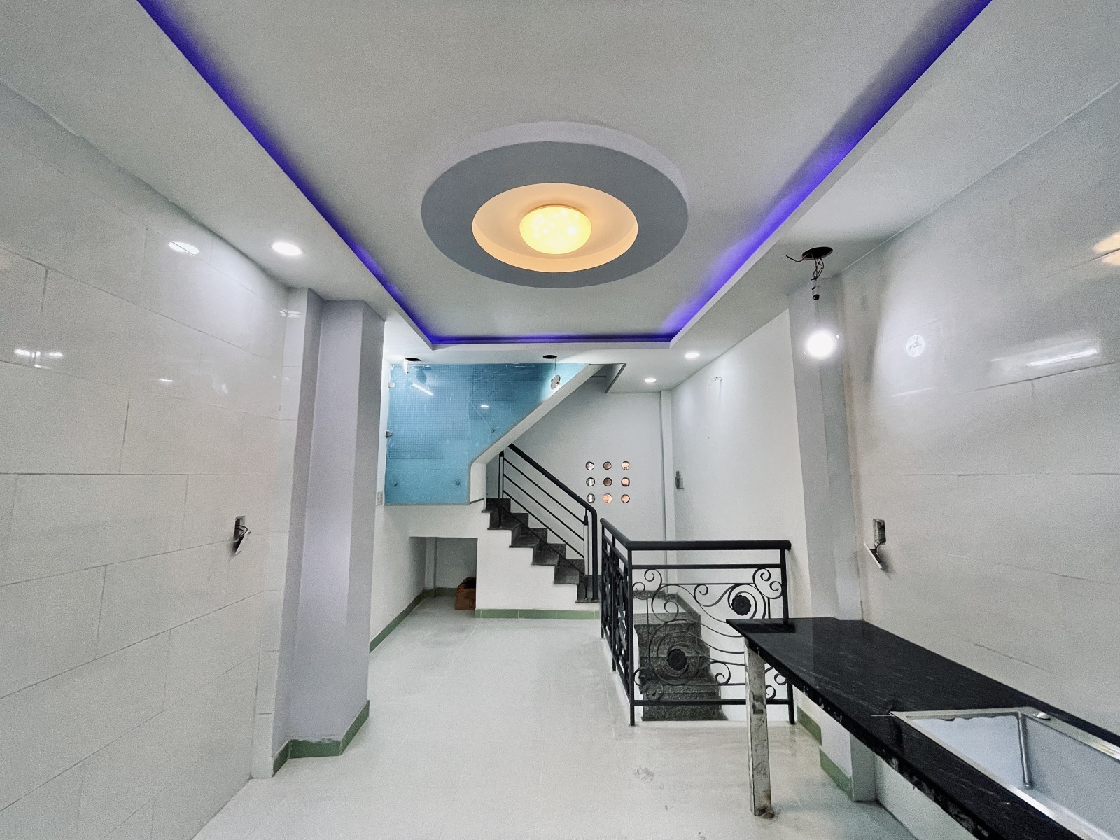 Bán nhà Lê Bình, Hoàng Văn Thụ, Tân Bình, 25m2, 4 tầng, 5.4 tỷ.