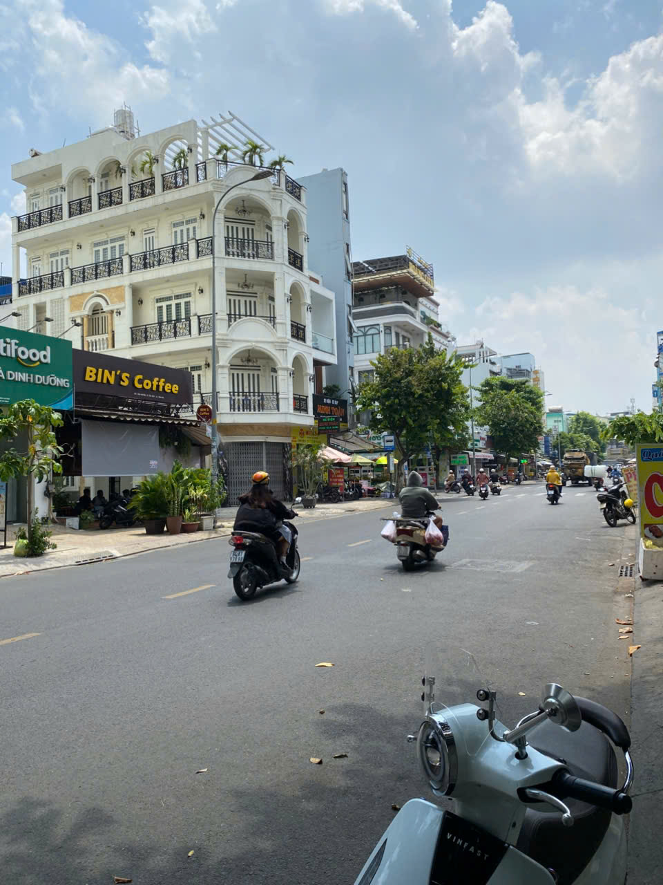Bán đất trống vị trí đẹp mặt tiền đường Tân hương phường Tân Quý, quận Tân Phú.