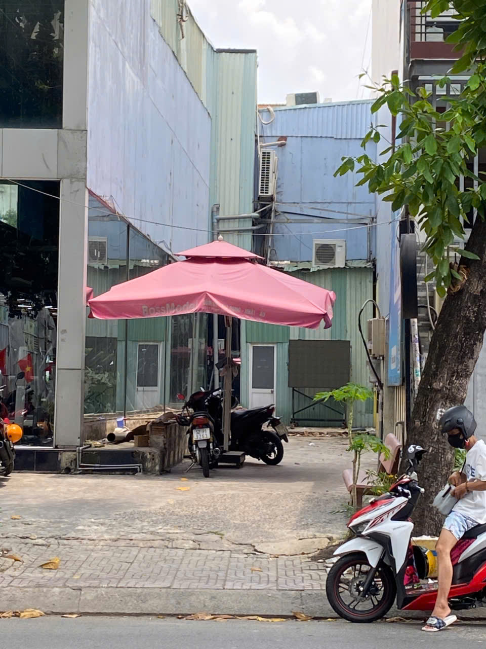 Bán đất trống vị trí đẹp mặt tiền đường Tân hương phường Tân Quý, quận Tân Phú.
