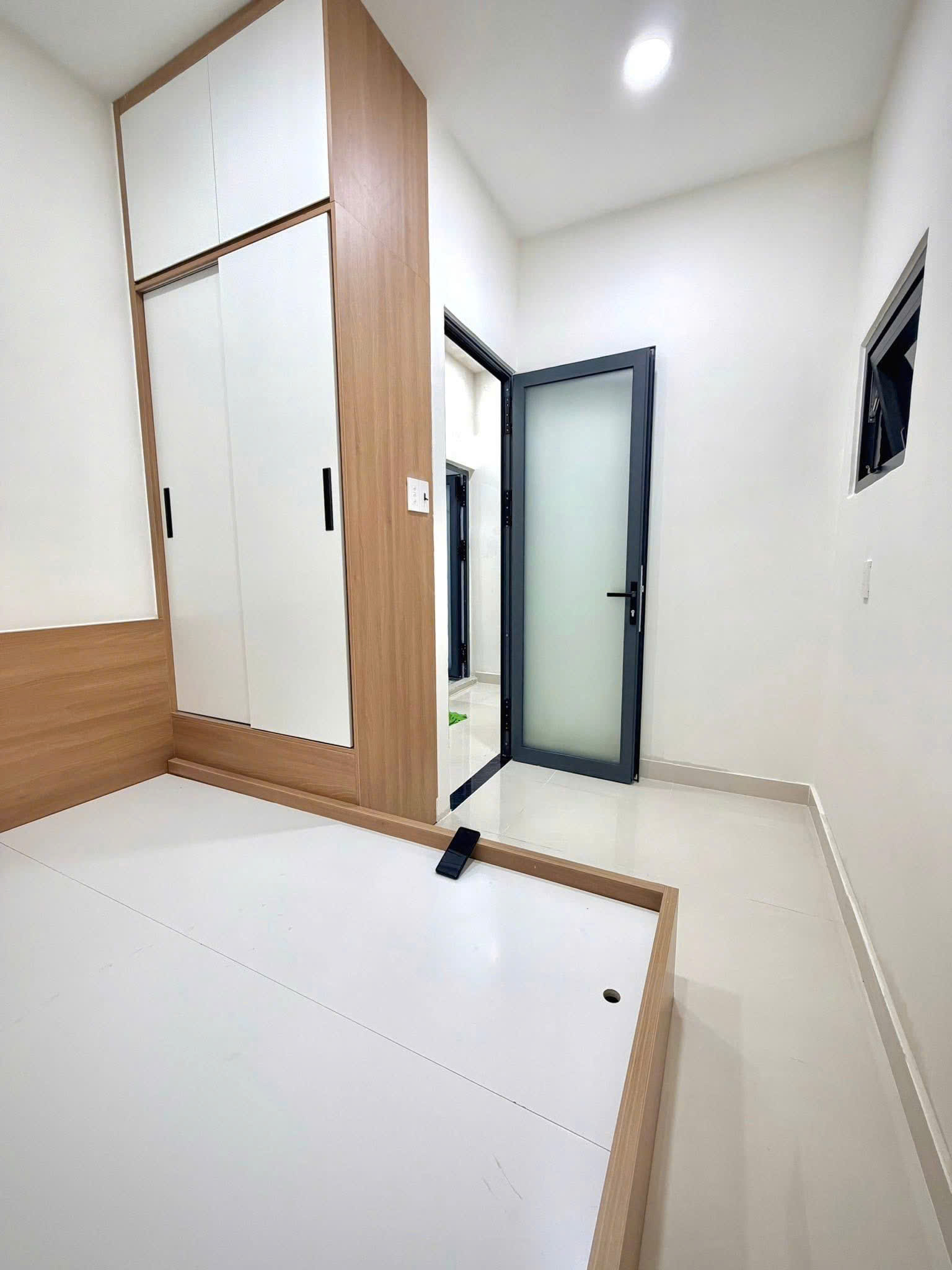 Nhà hẻm 3m Thông, Đường Số 5, Bình Hưng Hòa A, ( 1 Lầu, DT5x5,5m, 2PN, 2WC )